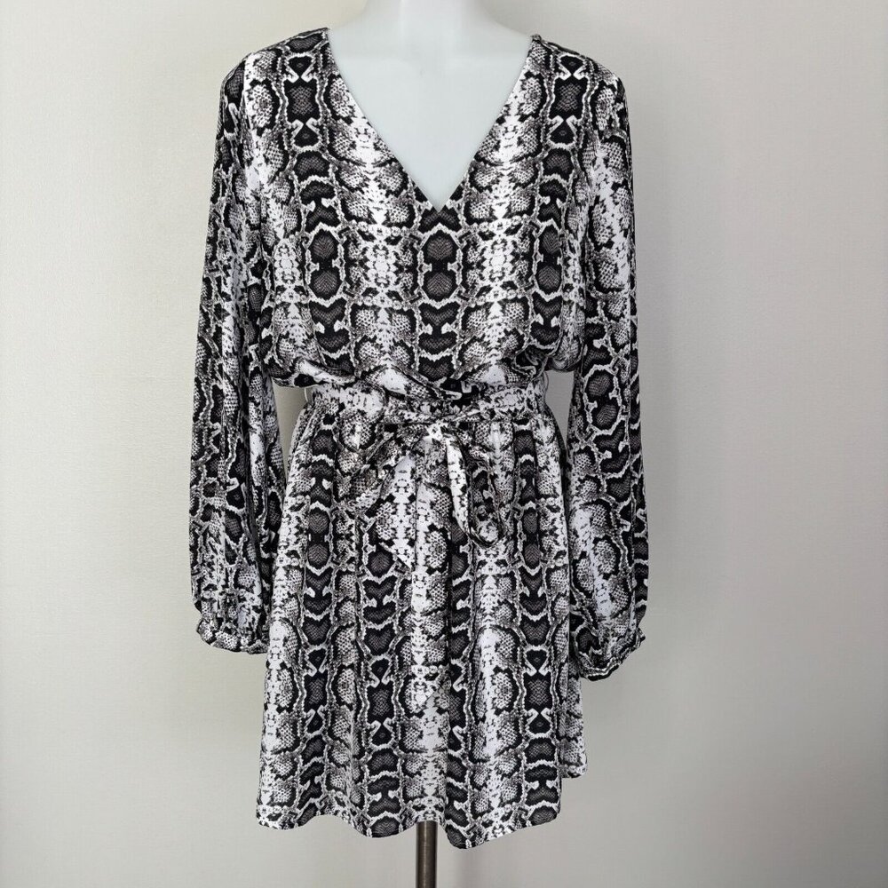 Express Dress Small White Black Reptile Snake Elastic Waist V-Neck Long Sleeve